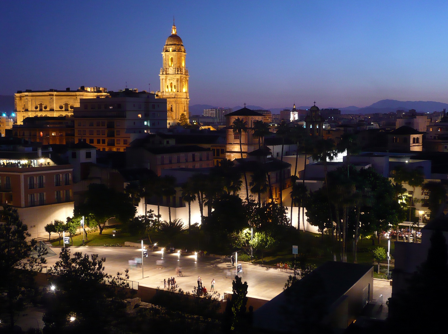Alcazabilla St and cathedral in the background.